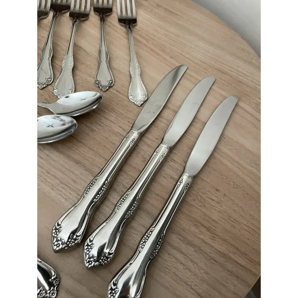 Oneida Stainless Steel Flatware Set Louisiana 14 Pieces Floral Discontinued